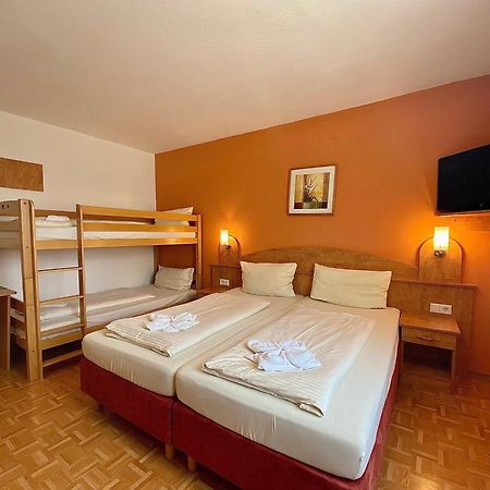 Hotel Gasthof Rose 金茨堡 外观 照片