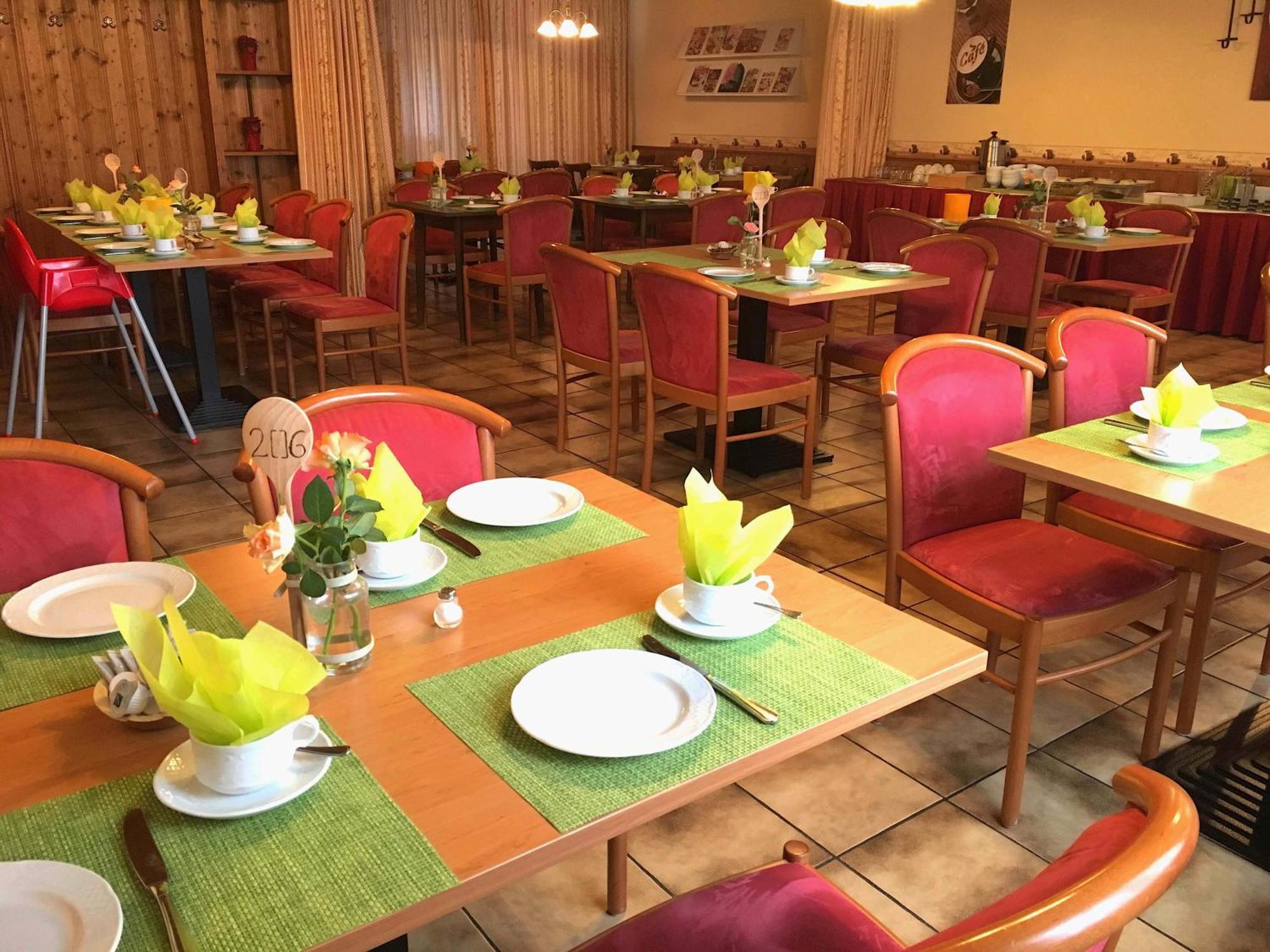 Hotel Gasthof Rose 金茨堡 外观 照片